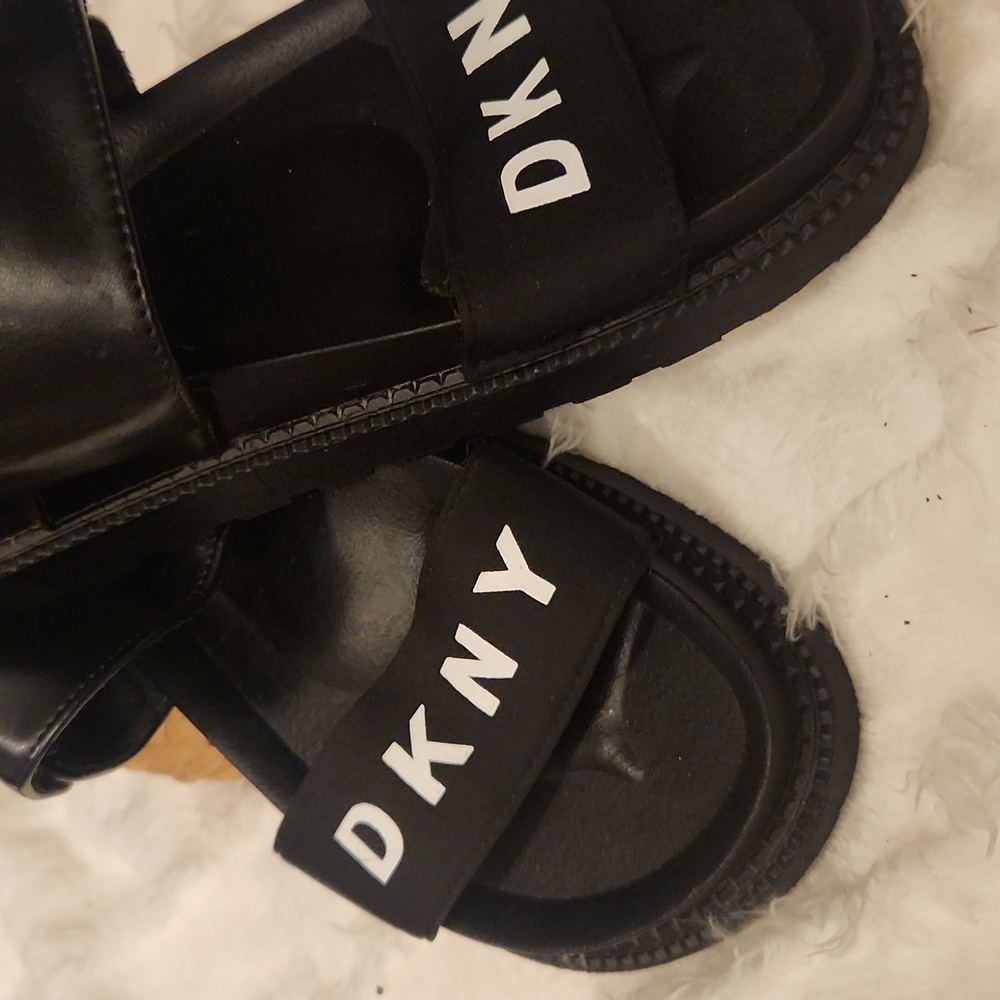 DKNY black chunk sandal